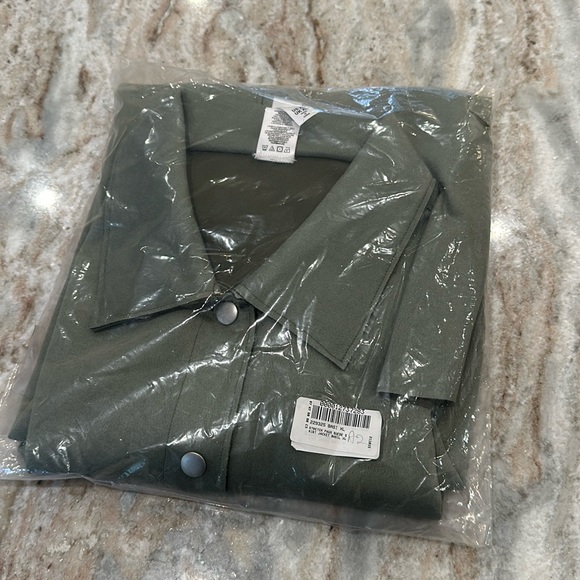 New Wynne Layers Button Up XL - Picture 3 of 12